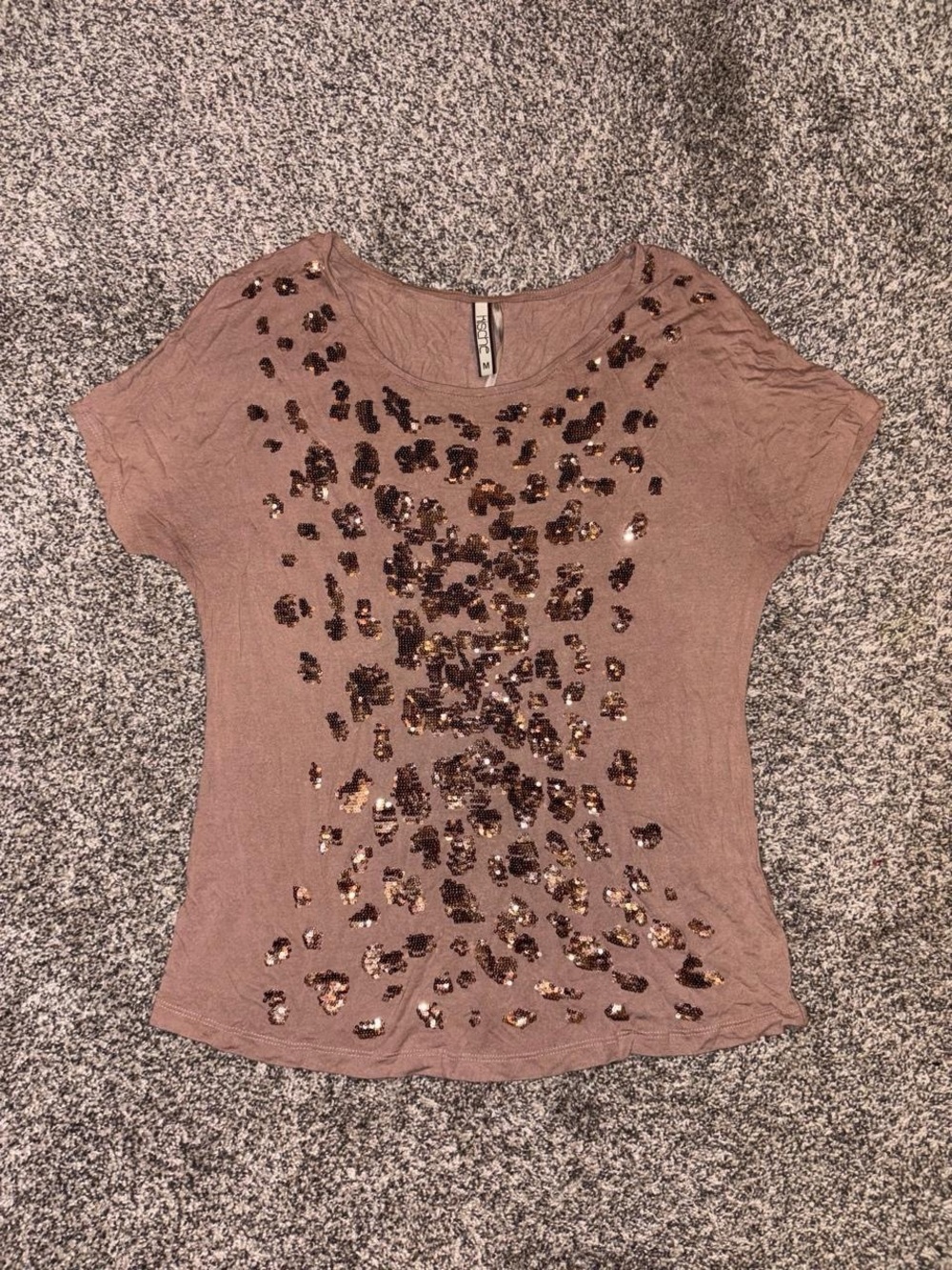 Y2K baby tee with sequins leopard print design